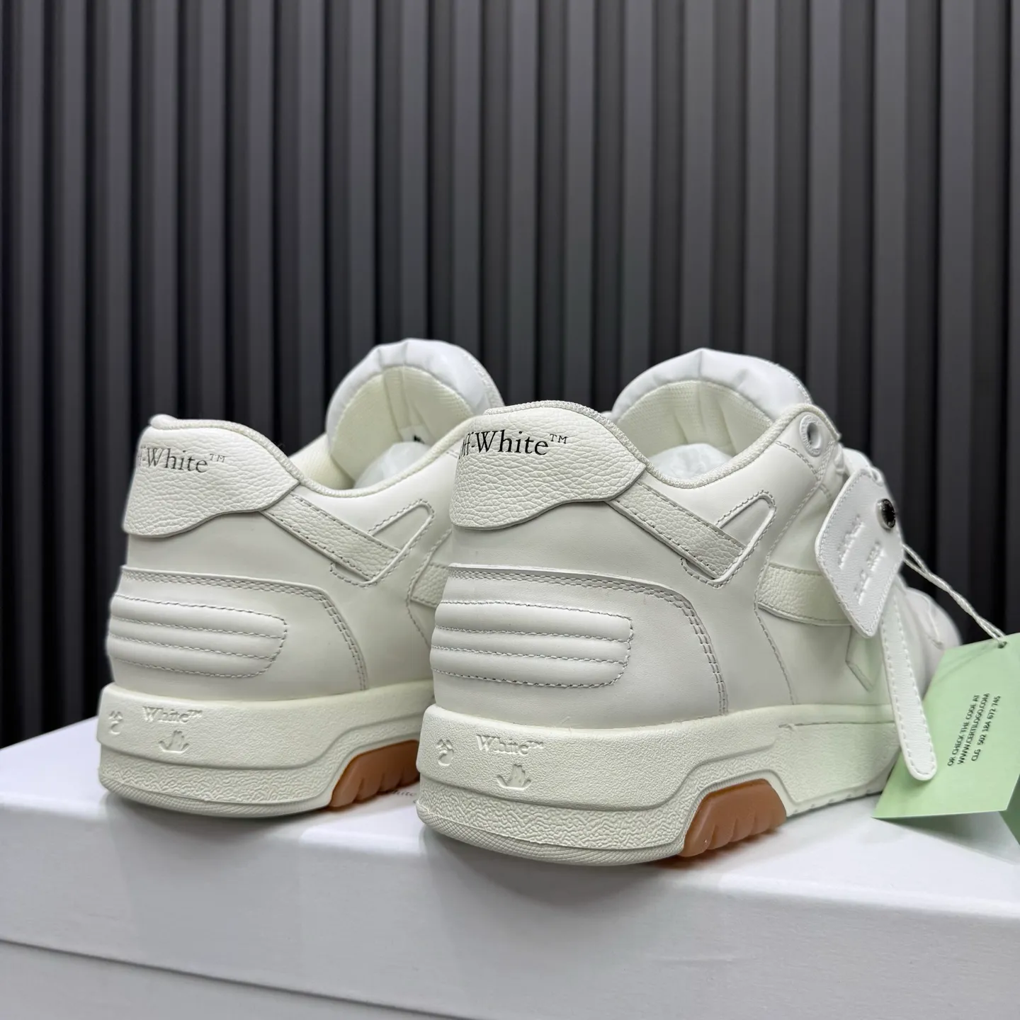 P620 OFF WHITE⚡️Couple model⚡️35-40 women’s model 39-46 men’s model